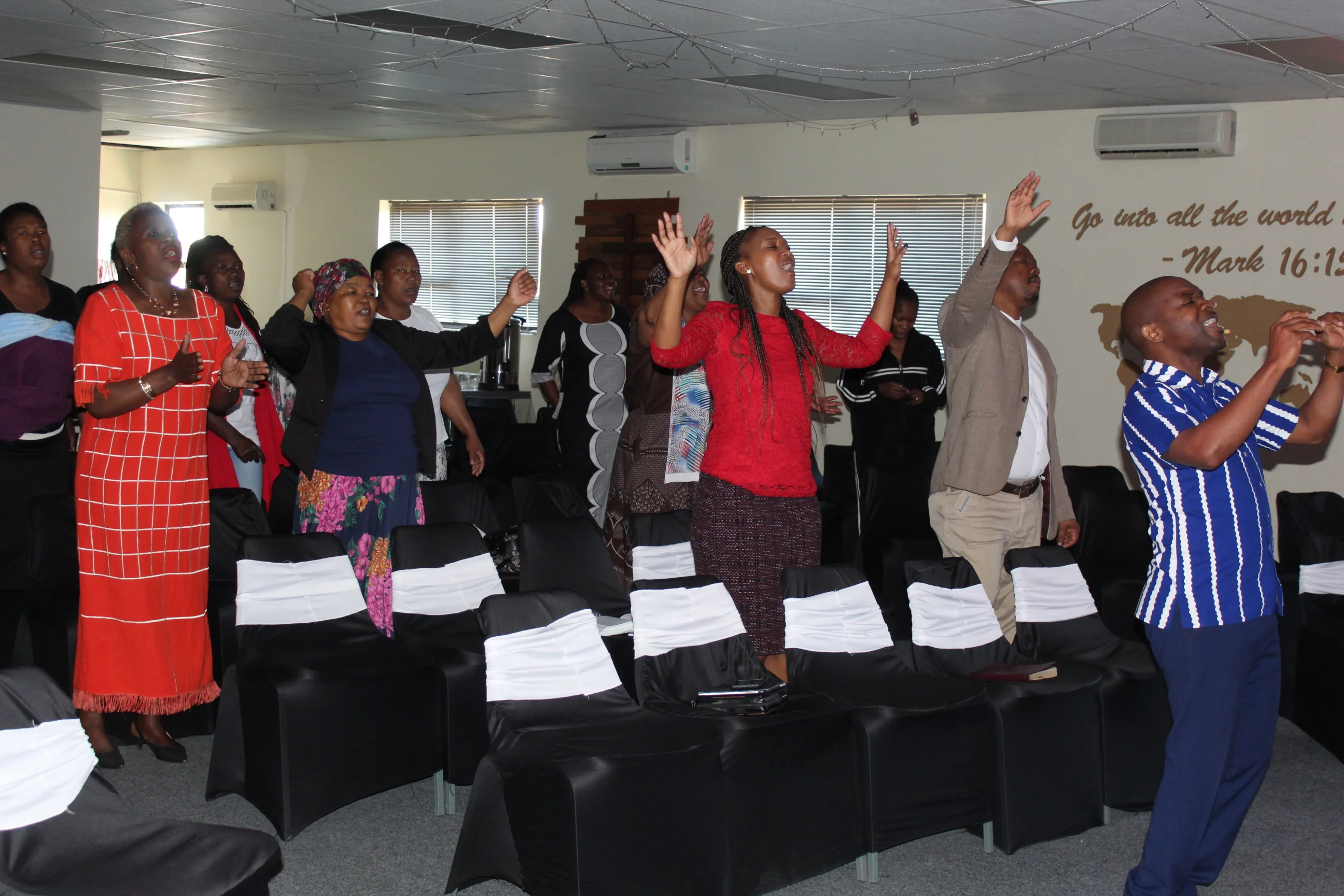 Worship Moments photo 4